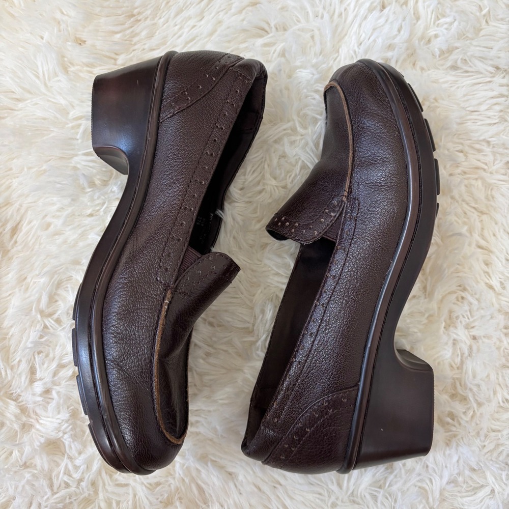 Easy Spirit Brown Leather Heeled Loafers Brogue Detail Moc Toe Size 8.5